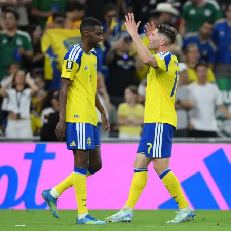 Isak e Gyokeres comemoram o gol