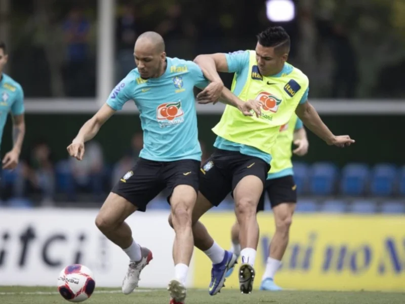 Fabinho e Casemiro treinando