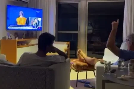 Renato Gaucho em casa na hora do jogo do Vasco