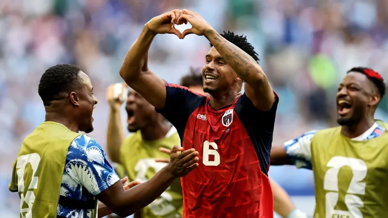 Kevin Pina comemorando gol