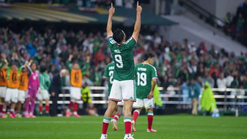 Mexicano comemorando o segundo gol