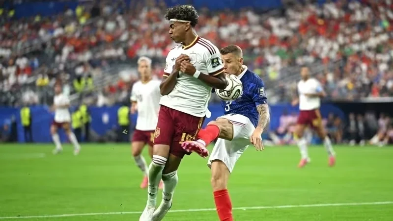 momento penalti franca espanha contra a frança
