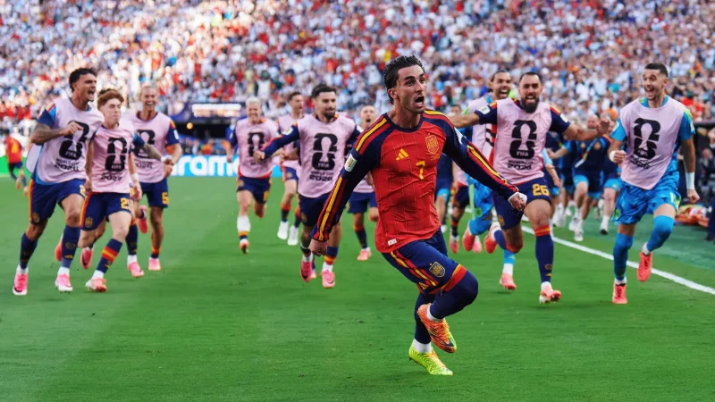 Ferran Torres, da Espanha, comemorando o gol marcado sobre a Argentina, pela final da Copa do Mundo