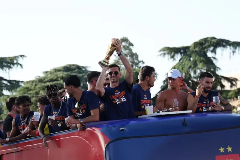 Jogadores da Espanha comemoram título da Copa do Mundo 2026